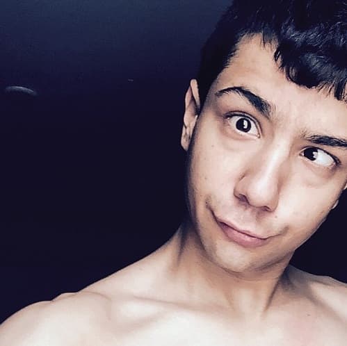 ¿Y esos ojitos? Sí, Luis es demasiado creativo y se inventa gestos súper locos.