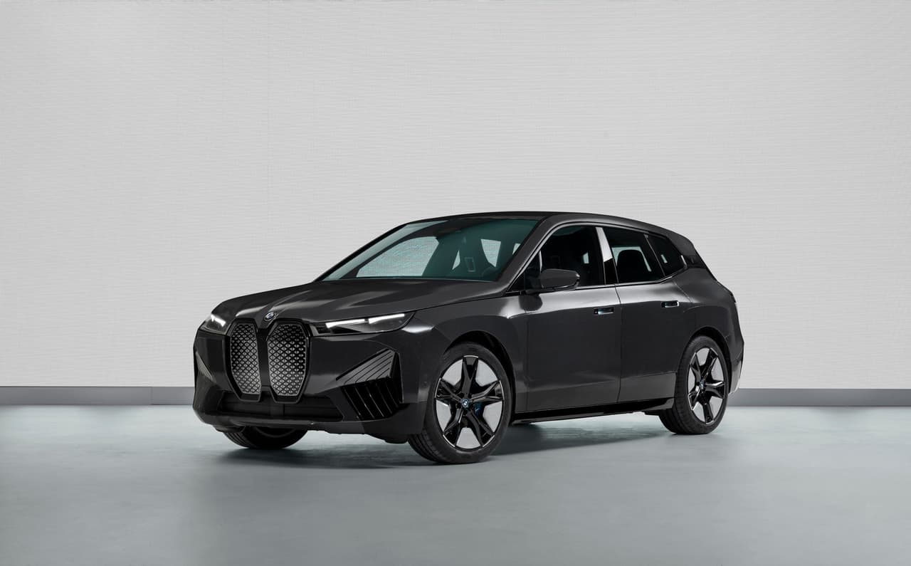 BMW iX Flow Concept