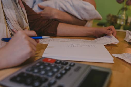 Ciudad de Austin aprueba medidas para bajar costo de facturas de agua y luz