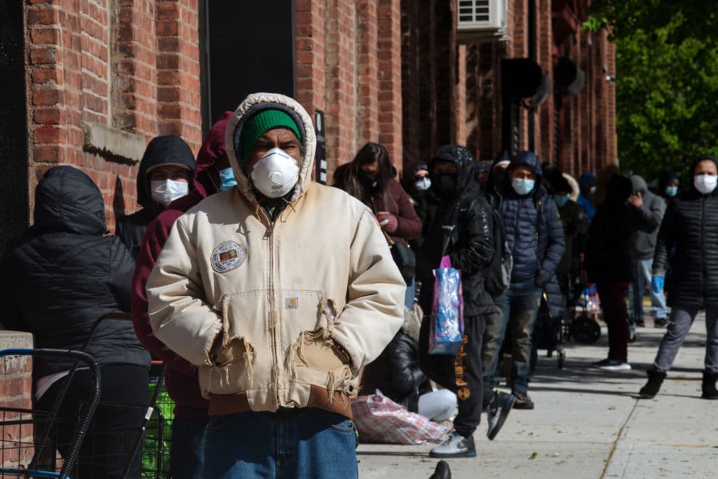Encuesta: hispanos manifiestan más síntomas de ansiedad y depresión durante la pandemia que otras minorías