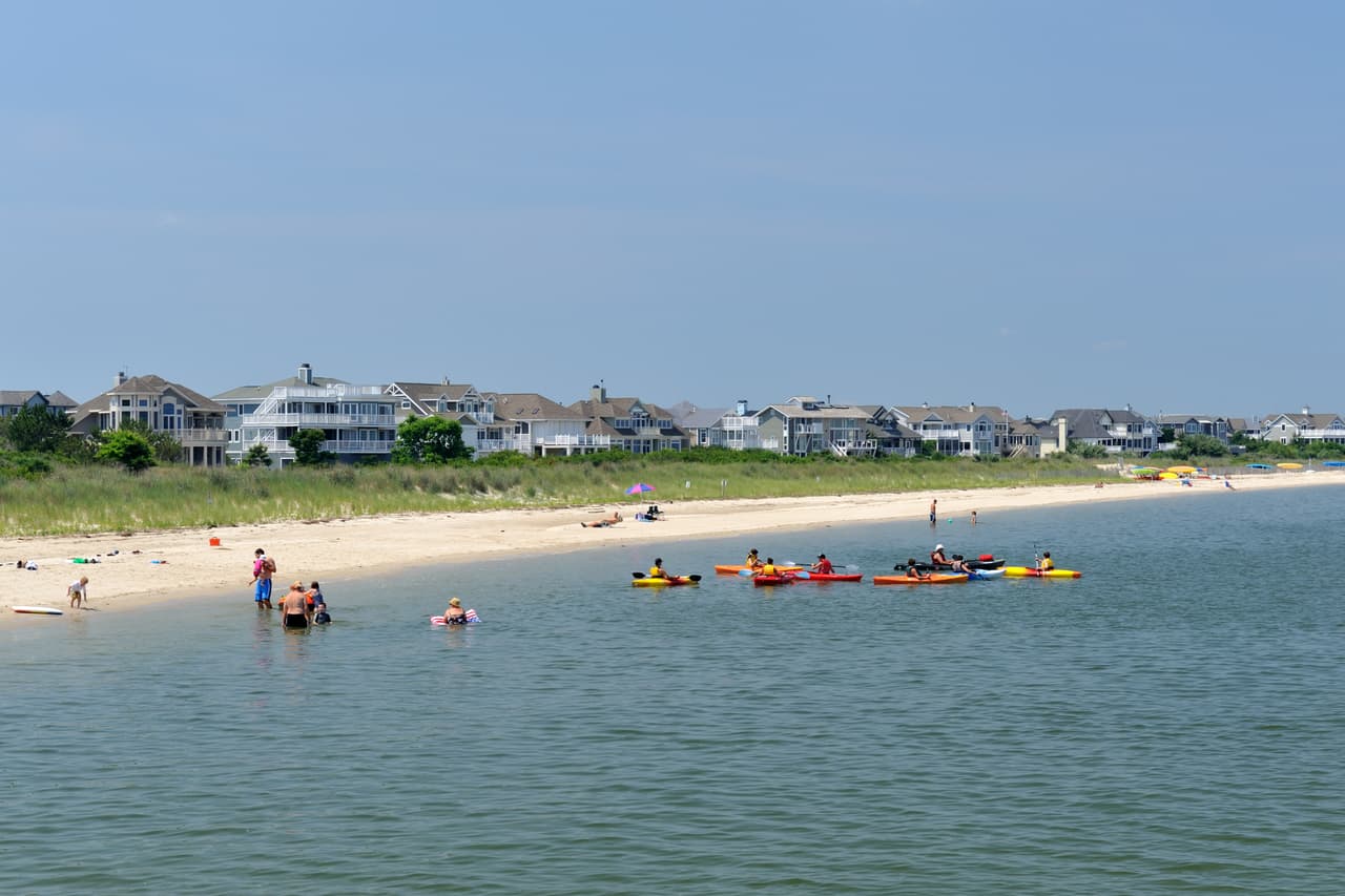<b>15. Delaware.</b> 30,595 personas habitan lugares que en el año 2100 podrían verse afectados por las inundaciones. 23,690 hogares que existen hoy en día, por un valor de 1,297,716,929 dólares, serán afectadas por las aguas dentro de ochenta años.