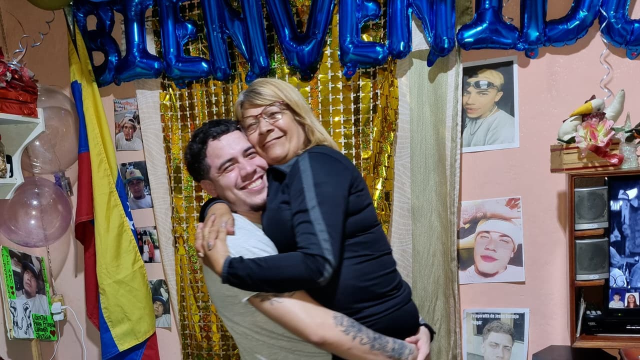 Foto cortesía de Fritzgeralth Cornejo con su madre.