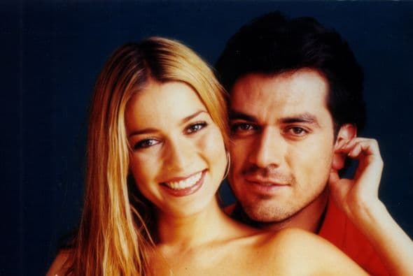 Adriana Fonseca y Salinas protagonizaron en el 2001 "Atrévete a Olvidarme", una producción de Roberto Hernández.