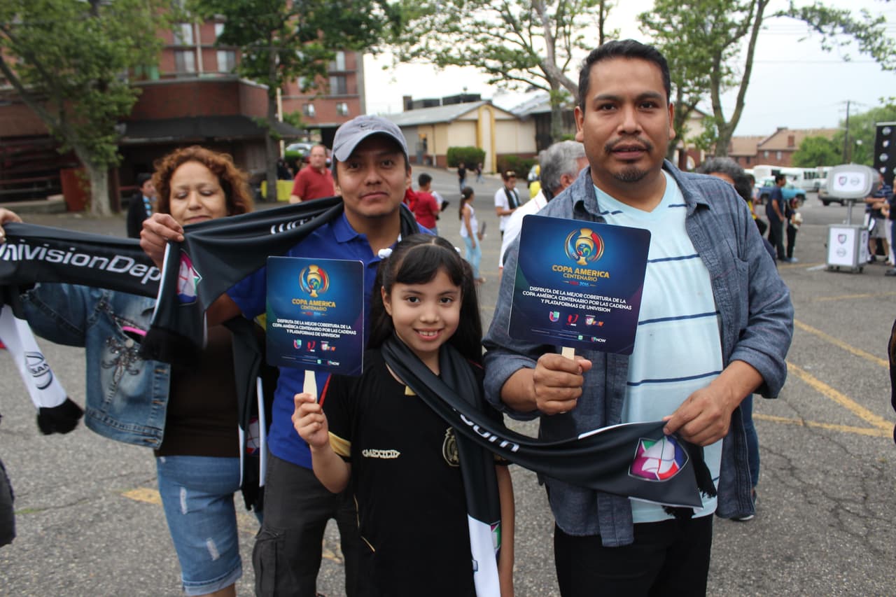 El orgullo colombiano dijo presente en el Shchuetzen Park en North Bergen para apoyar la selección colombiana en la Copa América Centenario.