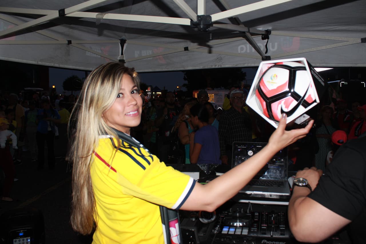 El orgullo colombiano dijo presente en el Shchuetzen Park en North Bergen para apoyar la selección colombiana en la Copa América Centenario.