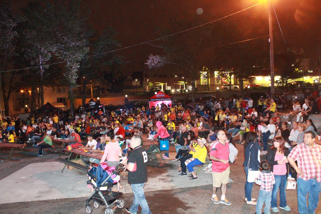 El orgullo colombiano dijo presente en el Shchuetzen Park en North Bergen para apoyar la selección colombiana en la Copa América Centenario.