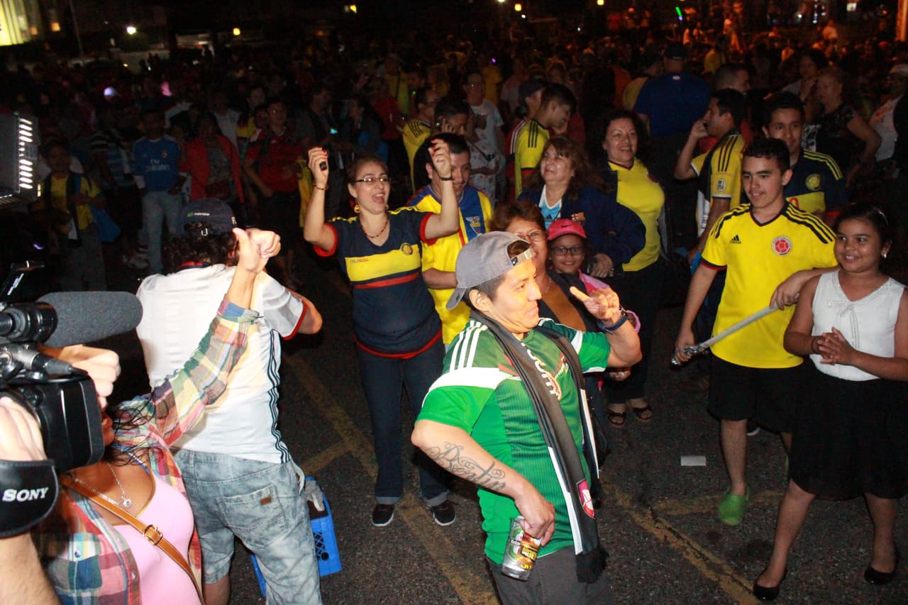 El orgullo colombiano dijo presente en el Shchuetzen Park en North Bergen para apoyar la selección colombiana en la Copa América Centenario.