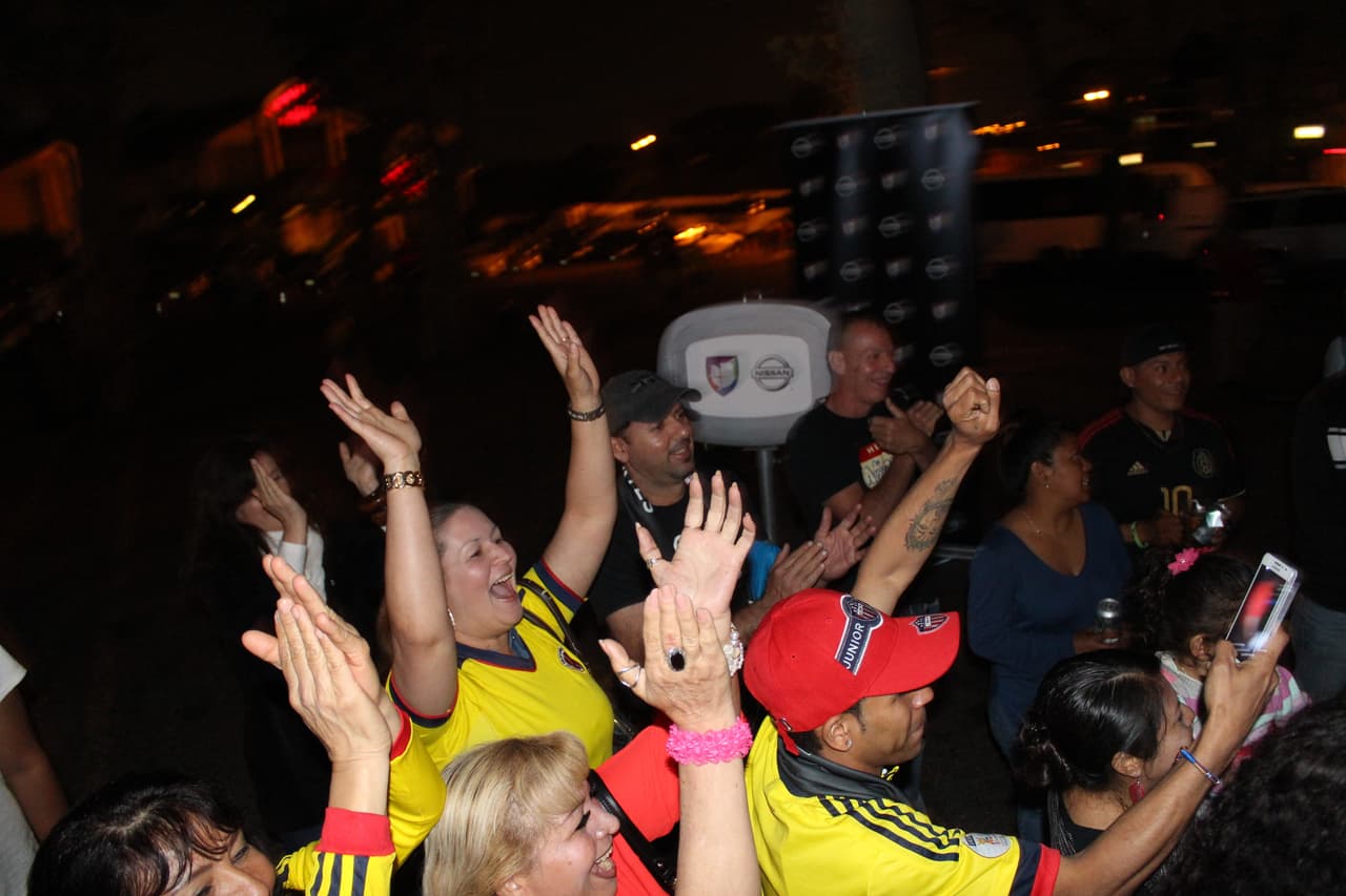 El orgullo colombiano dijo presente en el Shchuetzen Park en North Bergen para apoyar la selección colombiana en la Copa América Centenario.