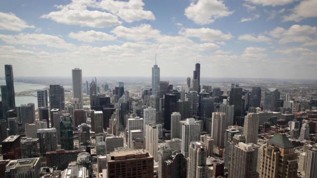 Temperaturas rondando los 50 grados y nublados parciales este fin de semana.