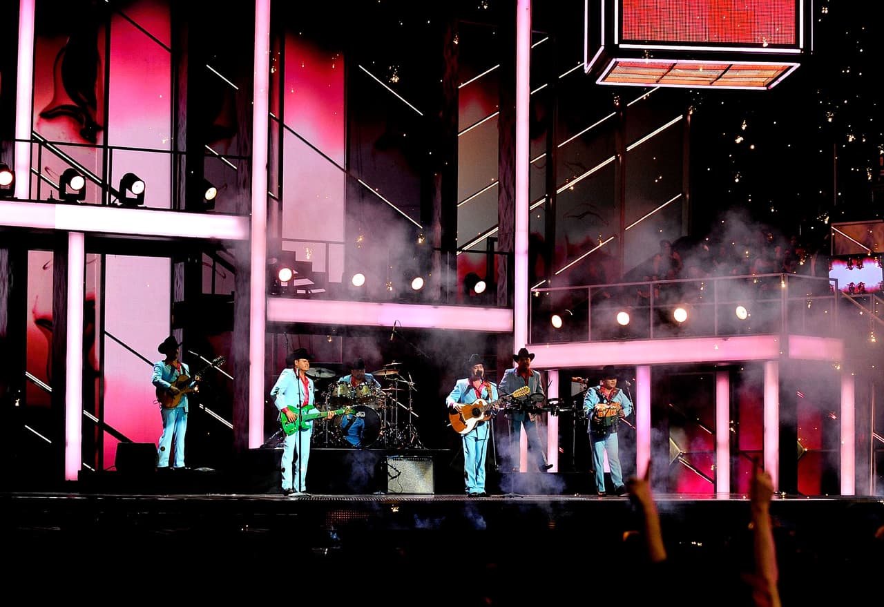 "Uno siente mucho nervio, porque es un evento americano y no sabes que va a pasar con la respuesta del público, pero también hay mucha gente latina", dijo.