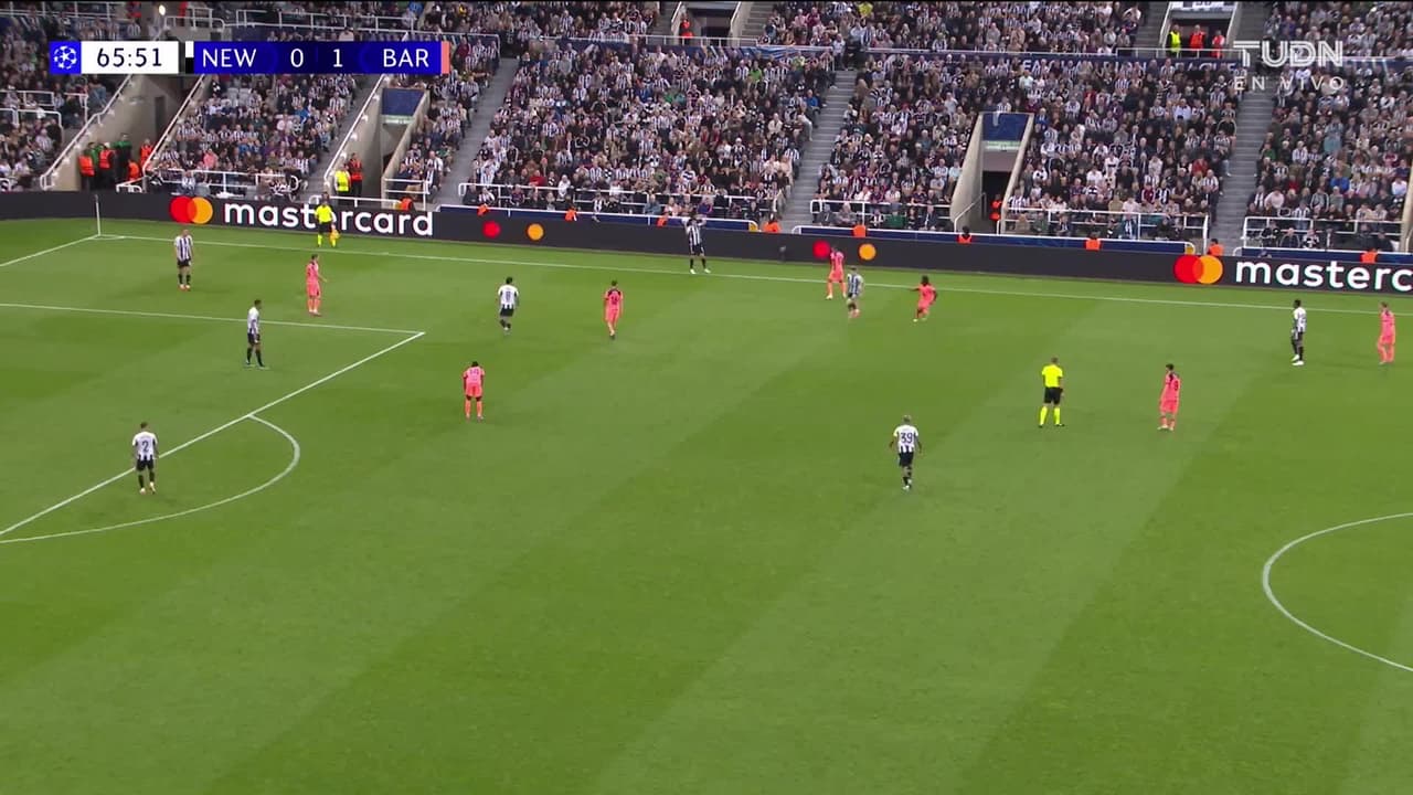 ¡GOL!  anota para FC Barcelona. Marcus Rashford