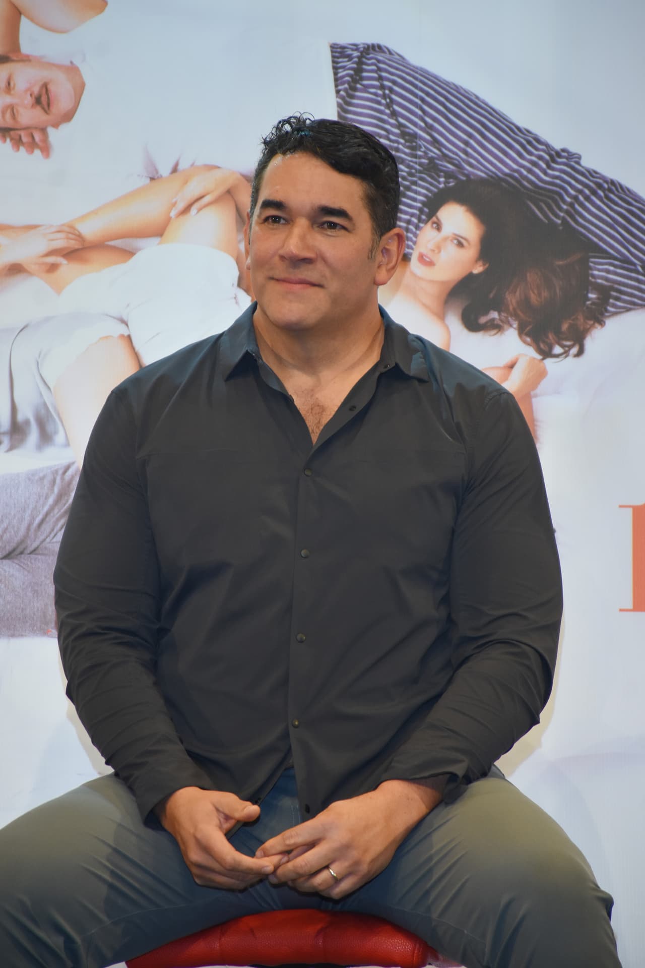 Santamarina se mostró muy orgulloso al hablar sobre el futuro de su hijo, quien pronto 
<b><a href="https://www.univision.com/famosos/eduardo-santamarina-asegura-que-muy-pronto-su-hijo-jose-eduardo-sera-famoso-como-el-fotos">debutará en el mundo de la actuación</a></b>. 
<br>