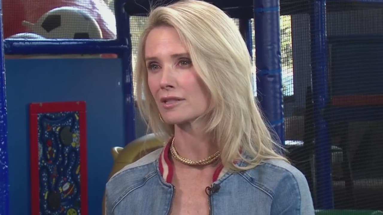 “Uno de mis niños sufrió mucho”: esposa del gobernador Newsom habla sobre ayudas a los jóvenes tras la pandemia