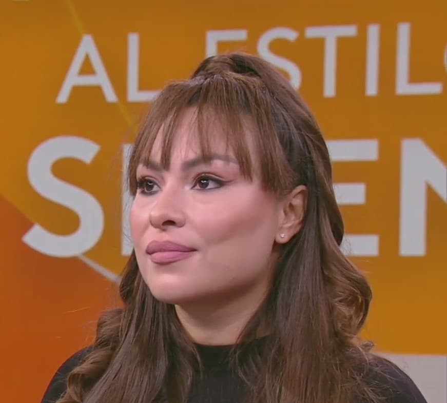 Miles de jovencitas han admirado la apariencia y el estilo de Selena, y en esta ocasión, Mariela Bagnato decidió darle un toque vanguardista a las características de maquillaje más emblemáticas de la cantante.
<br>