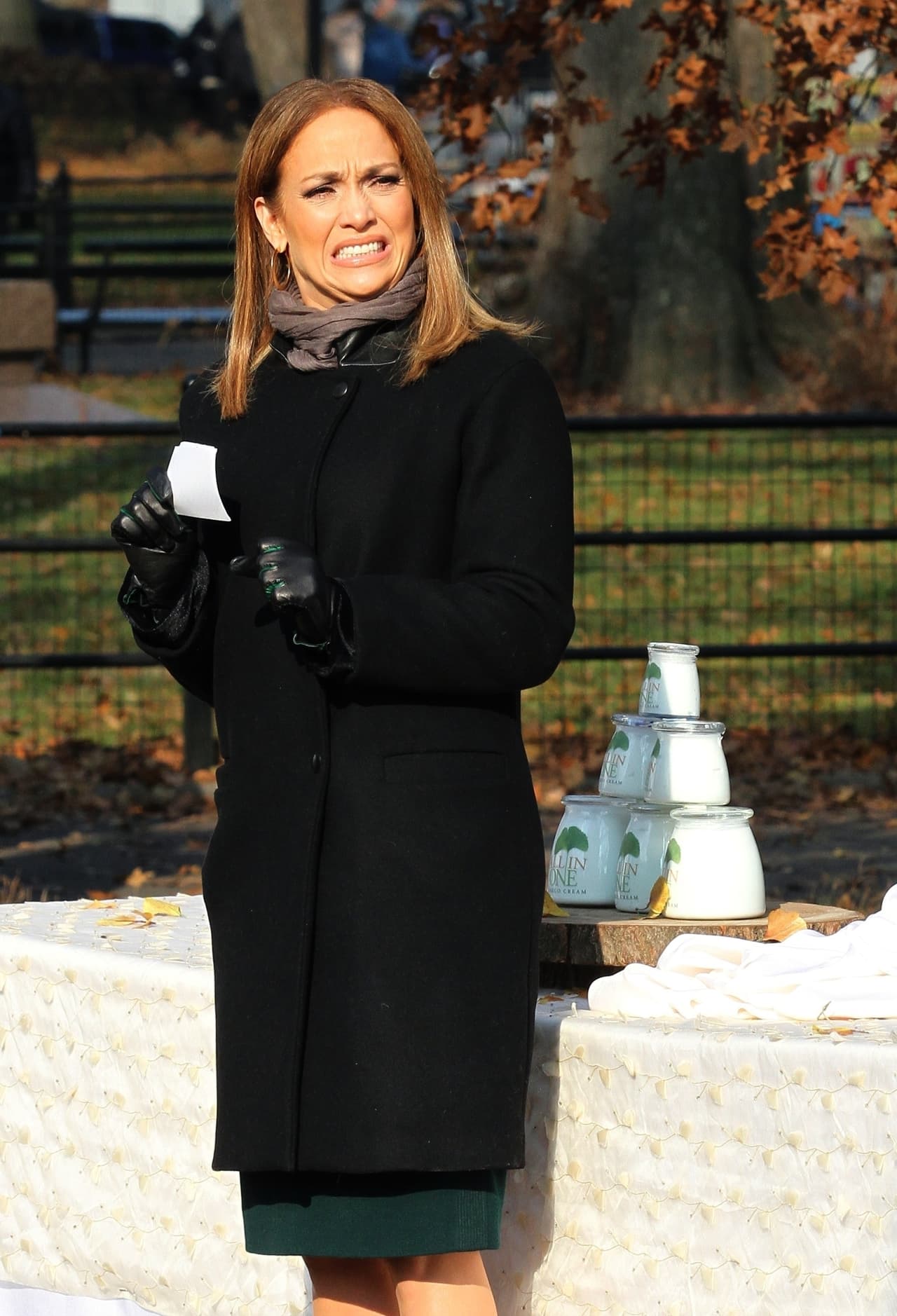 En su nuevo álbum incluye un tema titulado 'Que se jodan'.