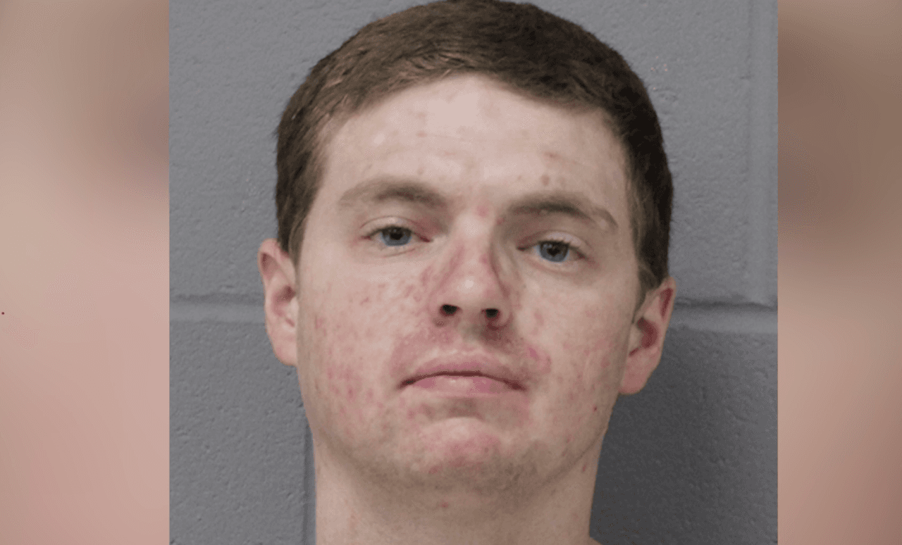 Policía acusa a un hombre de 27 años de torturar y matar perros en hoteles de Austin