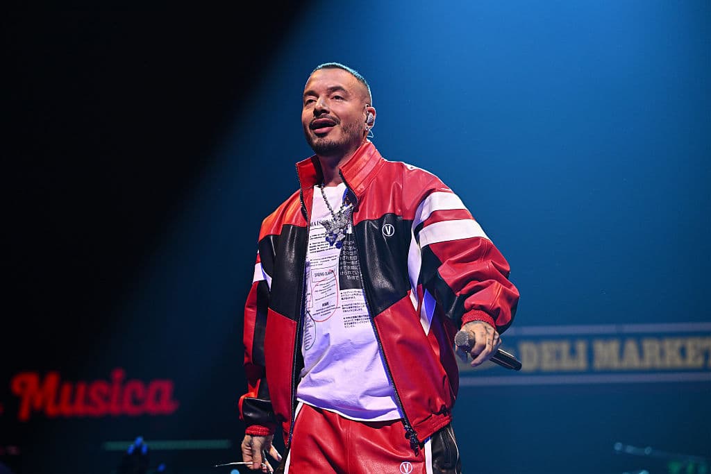 <b>J Balvin estrenó el tema 'Celosa' </b>el 11 de septiembre y lo ha estado promoviendo. ¿Por qué no llegó a la residencia de Bad Bunny? Al momento, se desconoce. Su compatriota 
<b>Maluma sí dijo presente y estuvo junto al 'Conejo' en 'la casita'</b>.