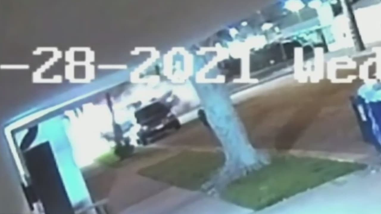 Sospechoso desata persecución de 60 segundos en Inglewood y termina atropellando mortalmente a dos personas