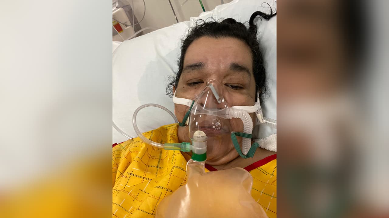 El joven, de 15 años, envió una carta al gobernador Abbott pidiendo ayuda para poder trasladar a su madre a un hospital en Houston.
<br>