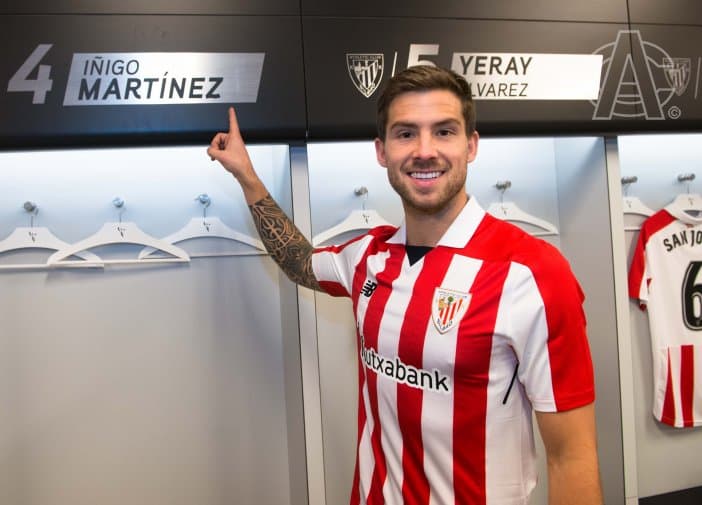 Uno de los fichajes más controversiales del mercado se dio en España con el paso de Íñigo Martínez de la Real Sociedad al Athletic Bilbao, rival histórico de los de San Sebastián.
