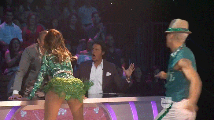 <a href="http://www.univision.com/shows/mira-quien-baila/te-faltan-horas-de-ensayo-la-recomendacion-de-johnny-lozada-a-marlene-tras-su-presentacion-video">"Te faltan horas de ensayo": La recomendación de Johnny Lozada a Marlene tras su presentación</a>