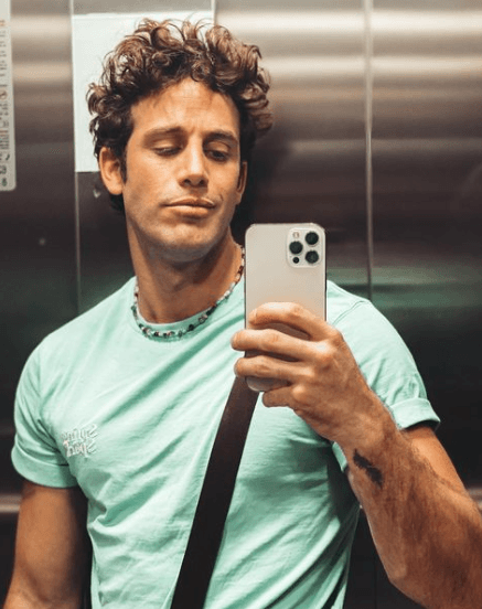 “Es la letra L del alfabeto griego (...) Yo soy Lambda Germán, Germán por mi papá”, comentó el histrión en una entrevista con Shanik Berman.