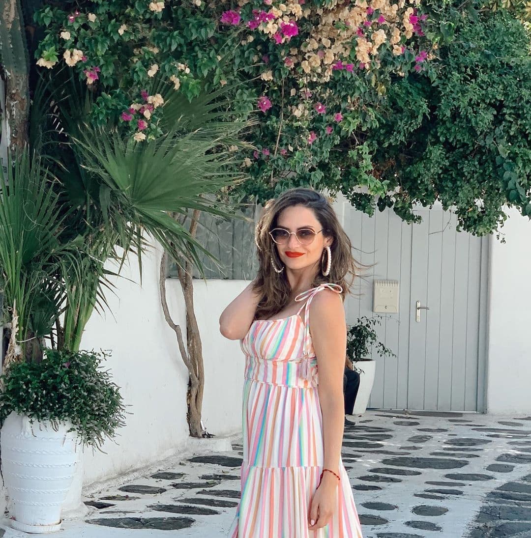 Michelle Galván compartió en la revista People en Español su gran emoción: “Estoy súper feliz. Estoy viviendo una felicidad absoluta. Lo hemos estado esperando por años. Después de la tormenta sentimos que estamos a punto de ver el arcoíris”.