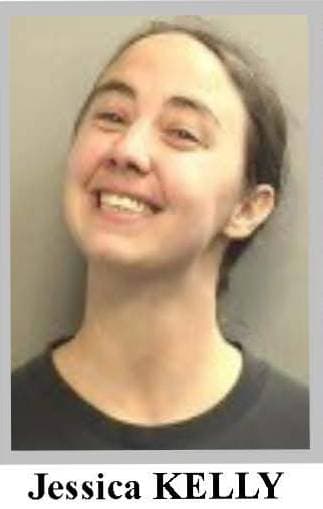 Jessica Kelly es señalada por asalto en vía pública.