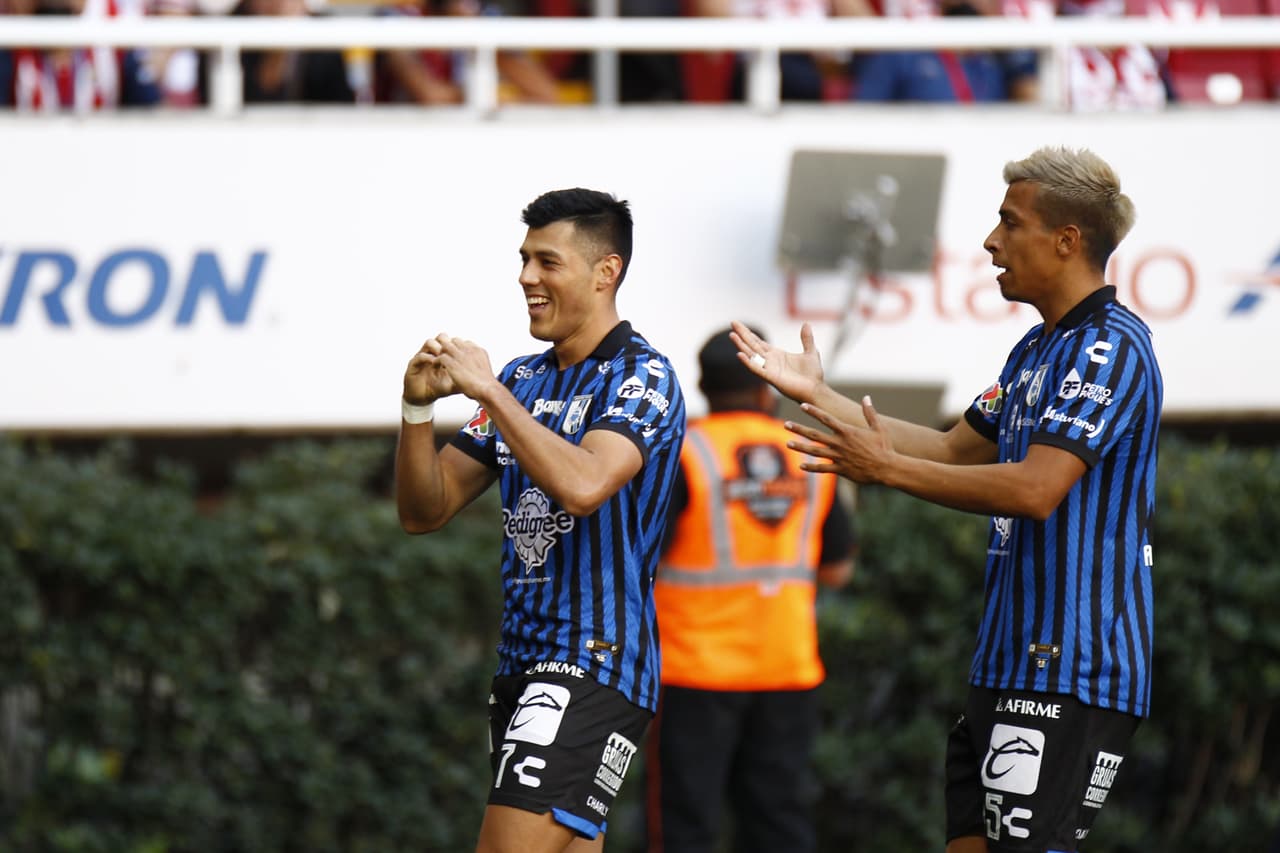 Alexis Vega evita que el Rebaño Sagrado tropiece fuertemente en casa y empetan 1-1 con Querétaro.