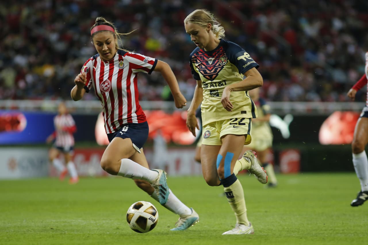 during the game Guadalajara vs America, corresponding to Quarterfinal second leg round match of Torneo Apertura Grita Mexico A21 of the Liga BBVA MX Femenil, at Akron Stadium, on December 06, 2021. 
<br>
<br> durante el partido Guadalajara vs America, correspondiente al partido de vuelta de Cuartos de Final del Torneo Apertura Grita Mexico A21 de la Liga BBVA MX Femenil, en el Estadio Akron, el 06 de diciembre de 2021.