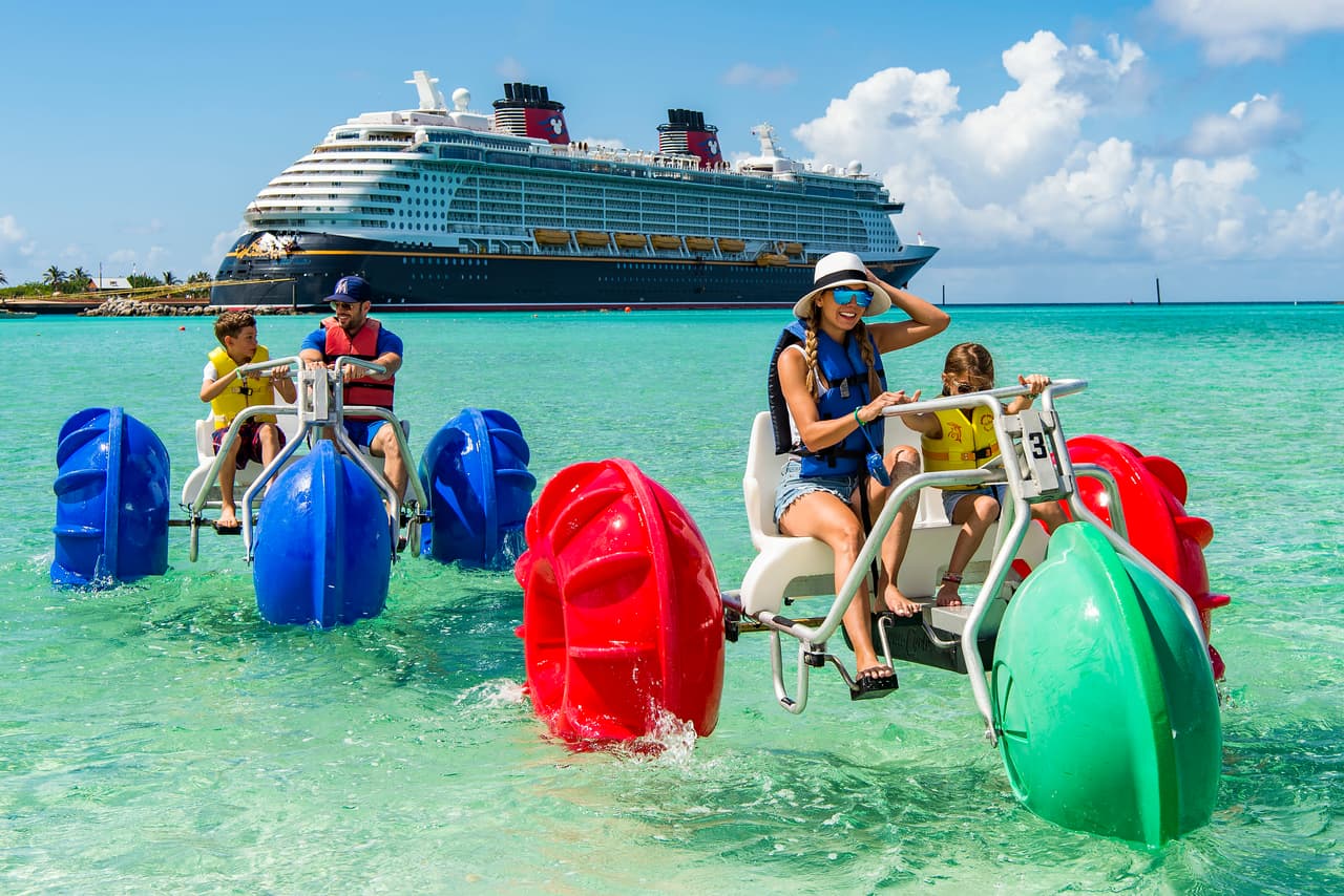 Lograron una estabilidad por casi 10 años, pero las infidelidades del actor durante su estancia en México desestabilizaron a la pareja.