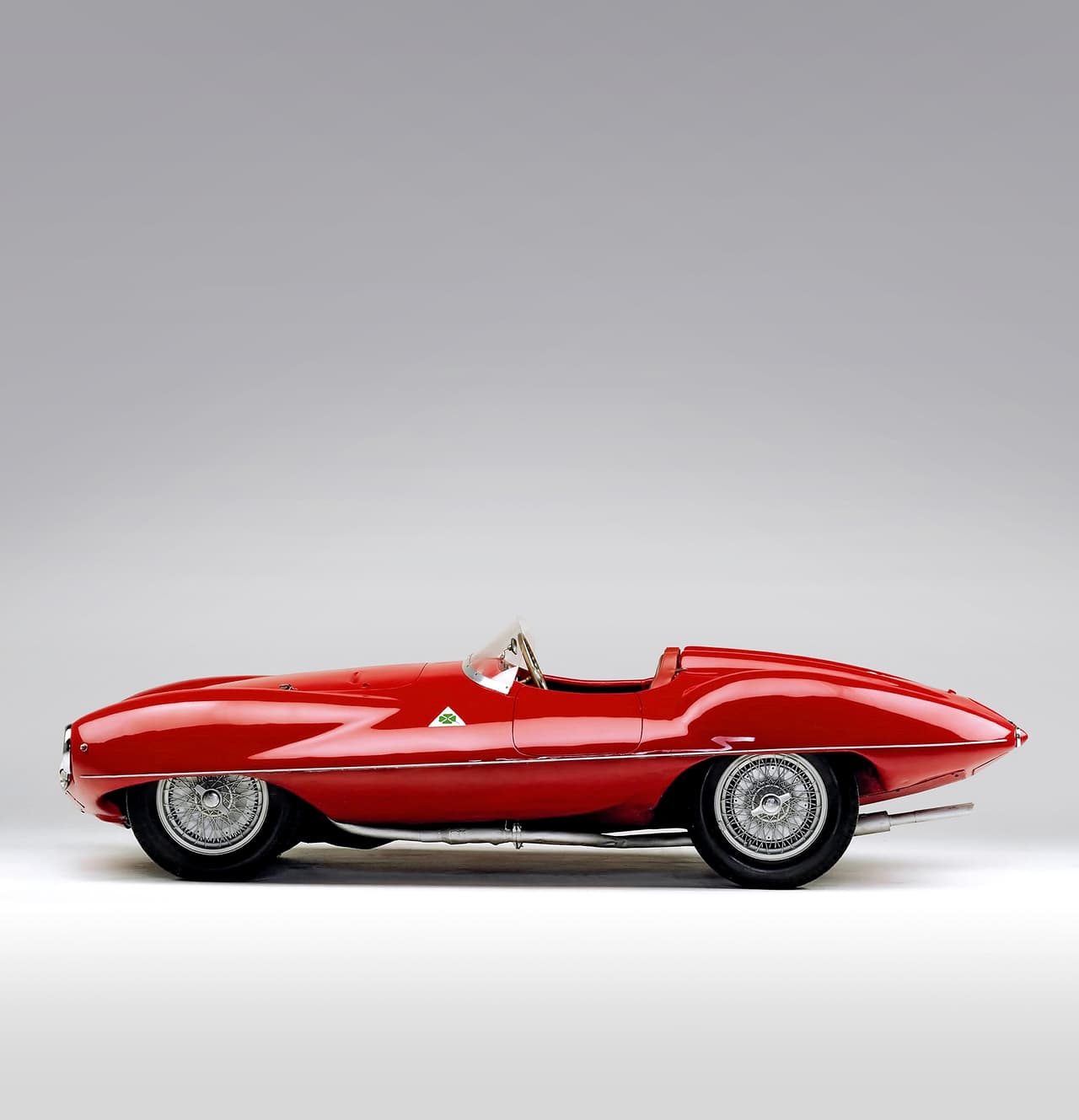 3 unidades ‘Spider’ fueron fabricados cargando motor de aleación de 4 cilindros y con un diseño influenciado por pruebas en el túnel de viento para optimizar su desempeño.