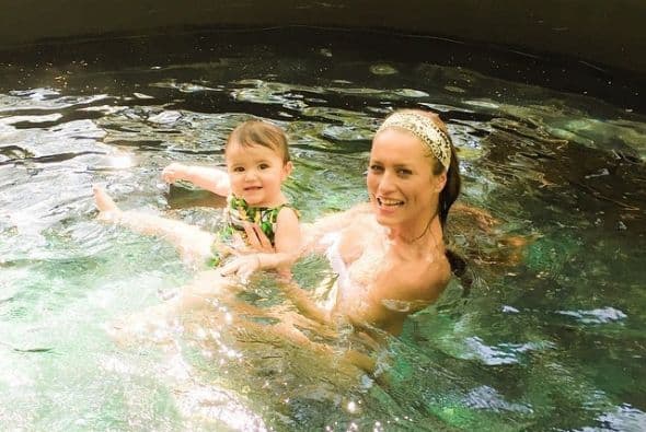 Con sus nenas la pasa de maravilla.