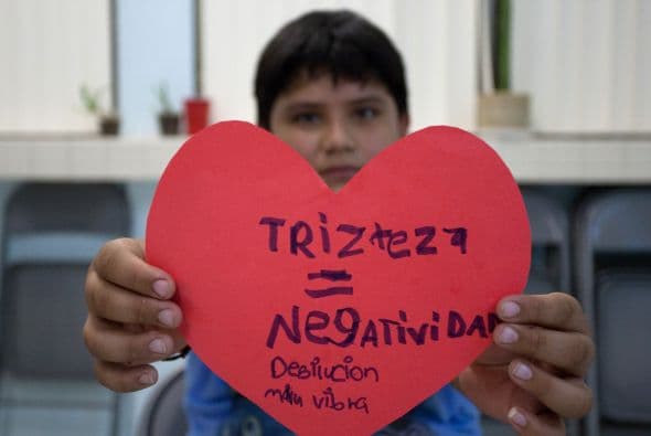 La lucha que libra el gobierno de México en contra del crimen organizado ha dejado entre sus víctimas a buen número de niños en todas las formas posibles. Menores huérfanos, muertos o reclutados por las bandas delictivas: esta es la realidad de muchos niños en el país.