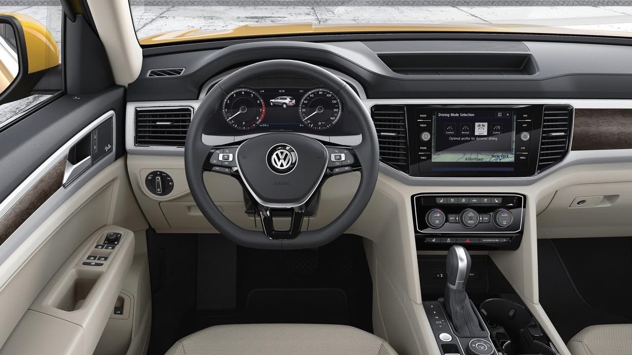 <h3 class="cms-H3-H3">¿Qué pasó? </h3>
<br>Los dueños de la Volkswagen Atlas reportaron problemas con el sistema climático, la suspensión, el sistema direccional, y los equipos mecánicos con asistencia eléctrica.