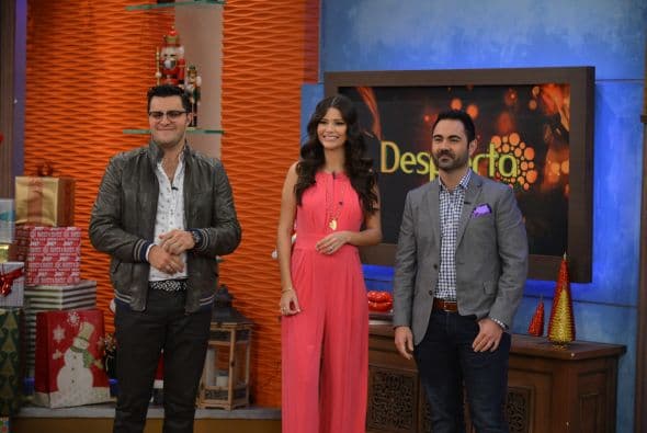 El inigualable Enrique Santos dejó El Palenque por un rato, para presentarnos a las nominadas a 'Artista pop del año'.