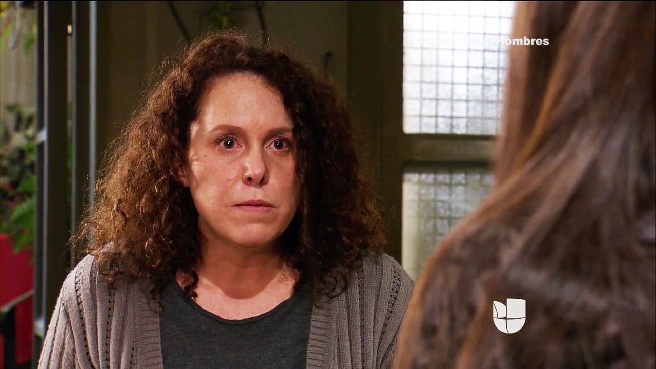 Por culpa de Josefa, Orlando vivió el peor día de su vida, pues su propuesta de matrimonio fue rechazada por Isela frente a todos los vecinos.