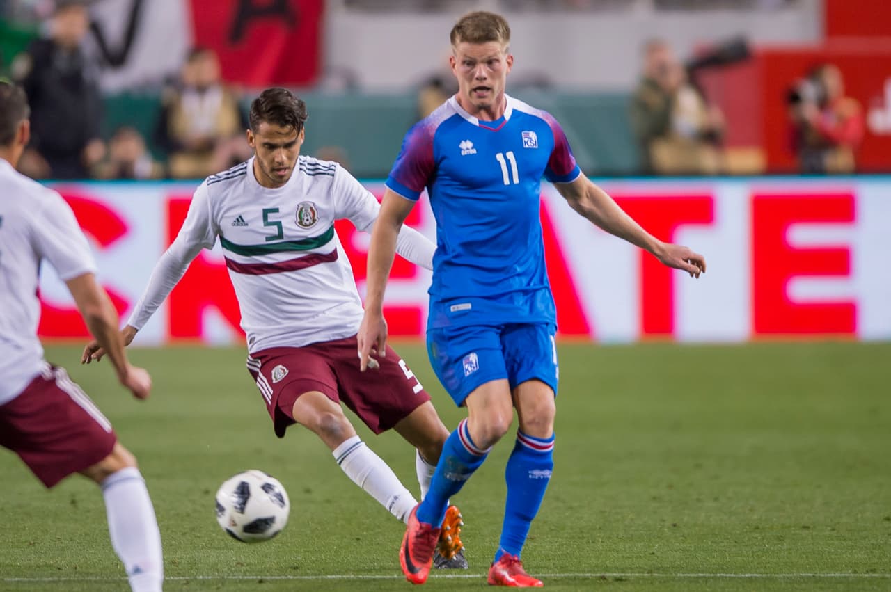 Diego Reyes (7): Cada vez se muestra más afianzado en la defensa mexicana y debe asumir un rol de mayor personalidad, pero se ubicó bien y realizó coberturas acertadas. Por arriba es prácticamente infalible.