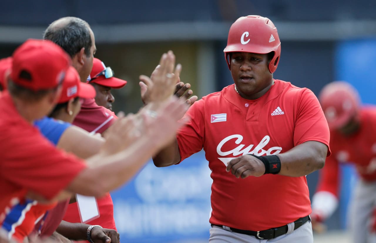 El jugador cubano Alfredo Despaigne durante un partido de la Serie del Caribe 2019 en Panamá.