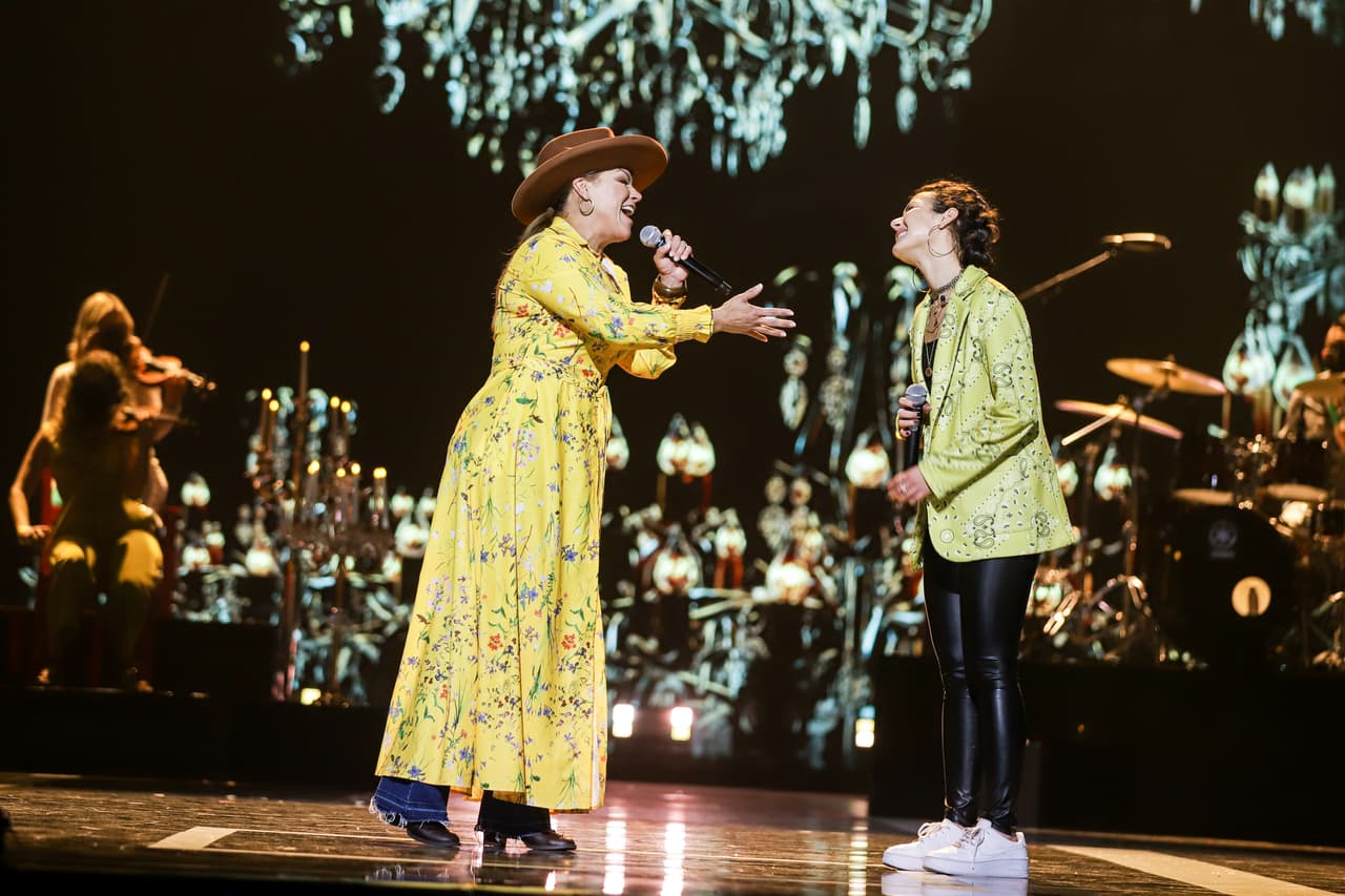 La conocida como 'La Mujer de Fuego' y Paula Arenas también ensayaron el emotivo discurso que darán a través de la música.