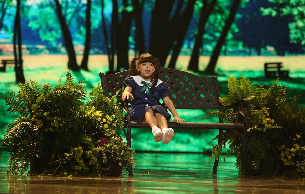 La pequeña recreó una escena de la telenovela 'Luz Clarita'.