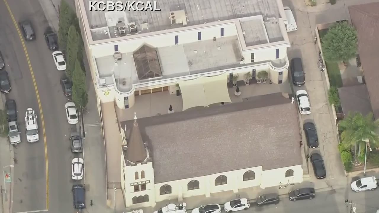 Alcaldesa de Los Ángeles responde al envío de 42 inmigrantes desde Texas