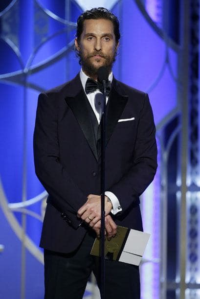 Matthew McConaughey entregó Mejor actriz - drama.