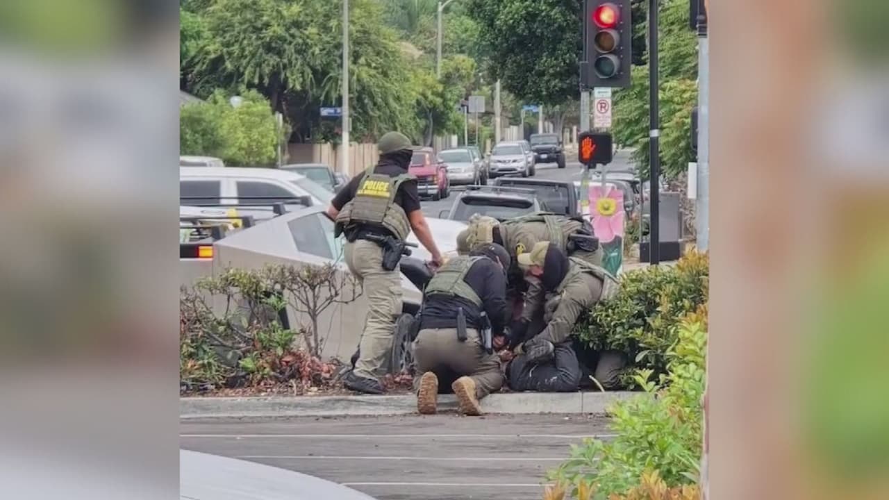 ICE realiza redada en Home Depot del Valle de San Fernando y detiene al menos a tres jornaleros