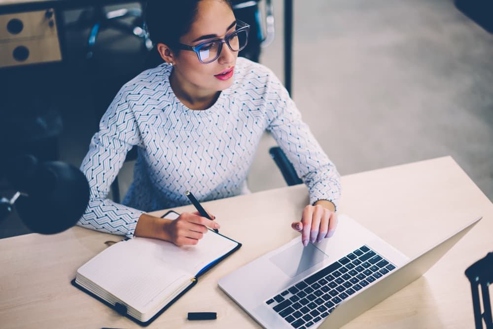 No olvides que tu salud exige más descanso. Se abren para ti nuevas posibilidades y fuentes de ingreso en una ocupación extra fuera de tus horas de trabajo. Tómalas al menos por un tiempo porque te dará un dinero adicional el cual te ayudará a ponerte al día en tus obligaciones.