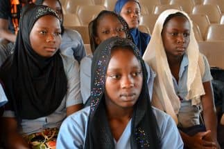 Un mes después del secuestro de más de 200 adolescentes en Chibok, habría posibilidades de que liberen a la mitad de las chicas.