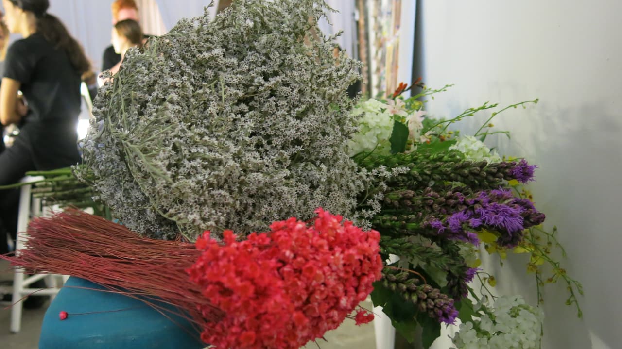 Las flores le dieron un toque natural al maquillaje de algunas modelos.
<br>