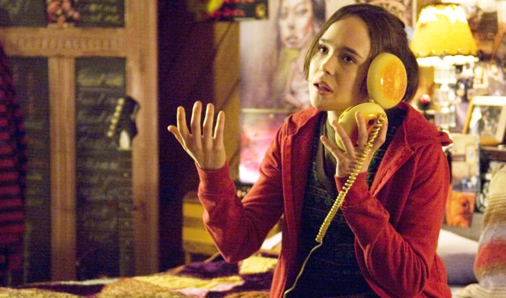 <b>Elliot Page</b>
<br>Juno MacGuff era una adoleste despreocupada que quedó embarazada de su novio. Después de hablarlo con sus padres, decidió dar al bebé en adopción.
<br>