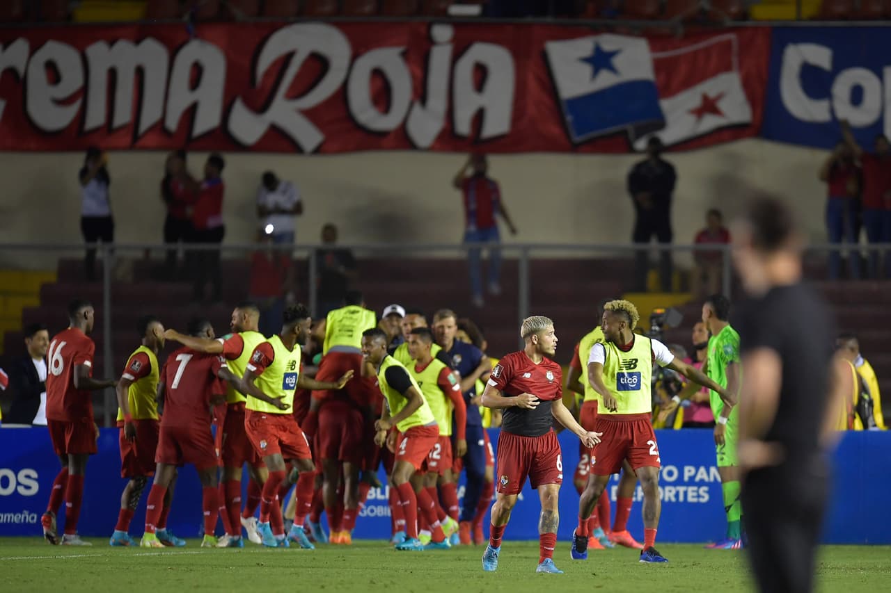 Panamá sorprendió a Canadá con su victoria de 1-0 en casa y pese a estar eliminada rescató la dignidad ante su gente.