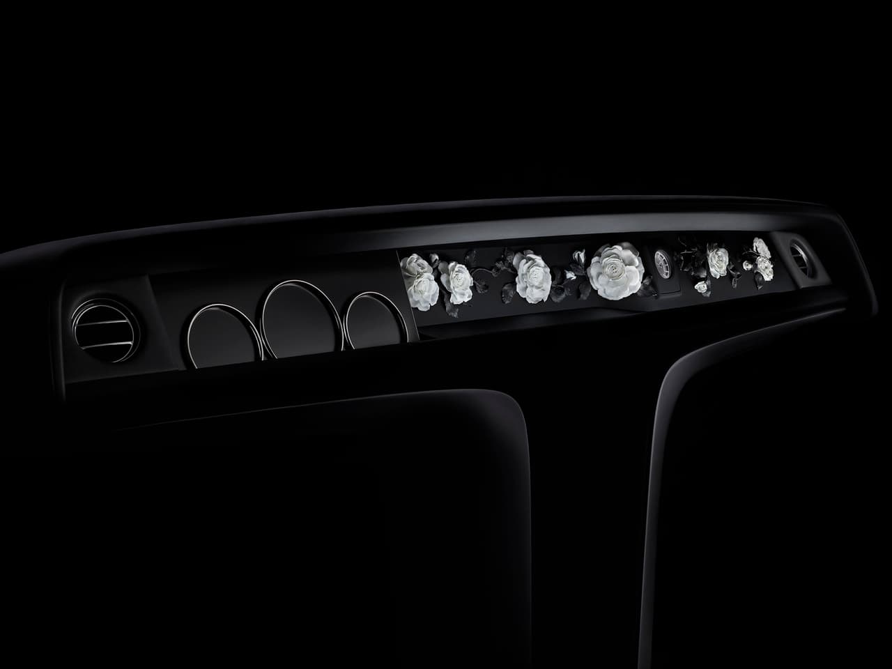 La creación terminada de Nymphenburg es de una belleza muy delicada en espectacular blanco y negro, aunque probablemente no es para todo el mundo.